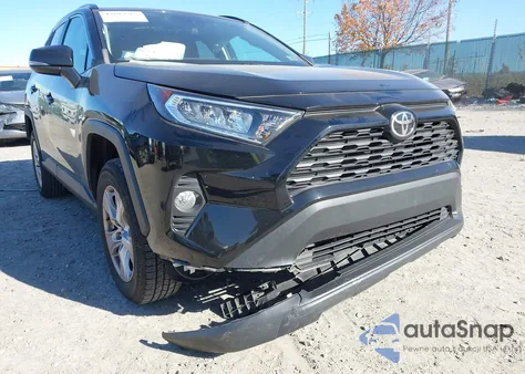 2021 Toyota Rav4 Xle z USA, uszkodzony, nr VIN 2T3W1RFV6MC095052